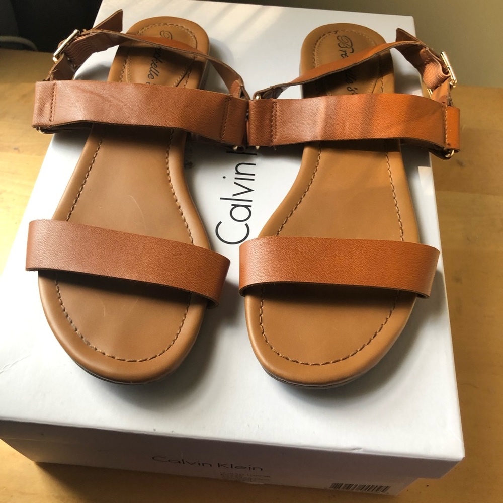 Brekelle’s sandals